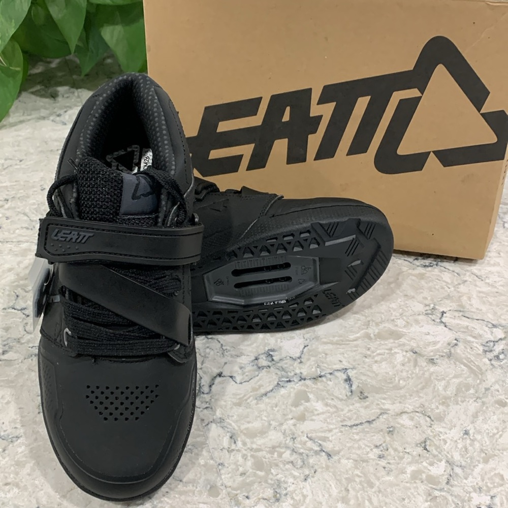 NWT, Leatt mountain bike shoes